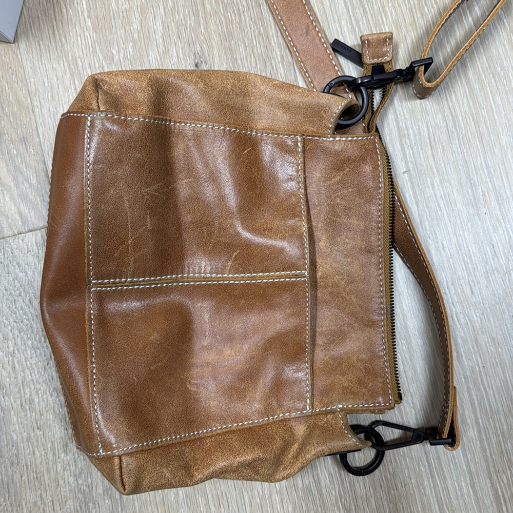 Hammitt BRYANT MED - Shoulder Bag. - Picture 12 of 14